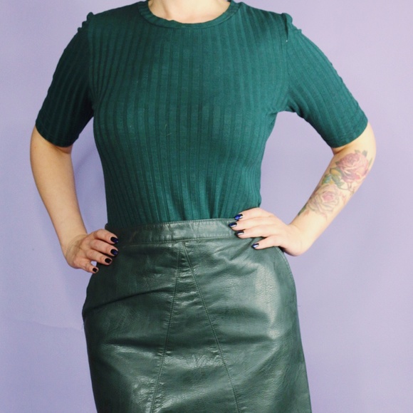H&M Tops - Green Ribbed Jersey Top H&M Tops - Green Ribbed Jersey Top
